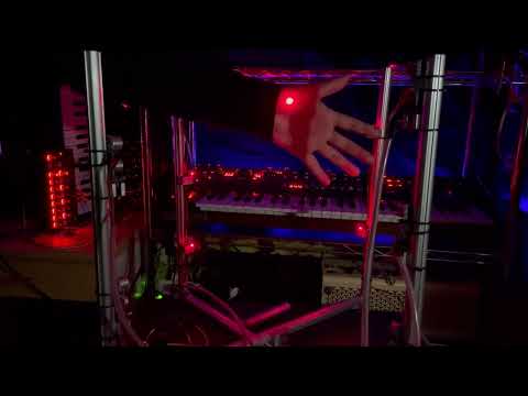 音楽応用学科 川合雄佑 - NON CONTACT - 東京工科大学メディア学部メディア学科