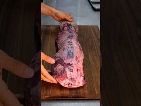 How to trim a whole beef tenderloin like a pro #bbq #filetmignon #steak #meat #cooking