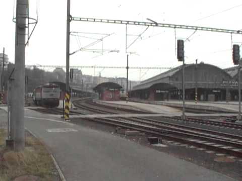 749 107 na čele R 1144 - Praha Hl.Nádraží rozjezd - 13.3.2011.