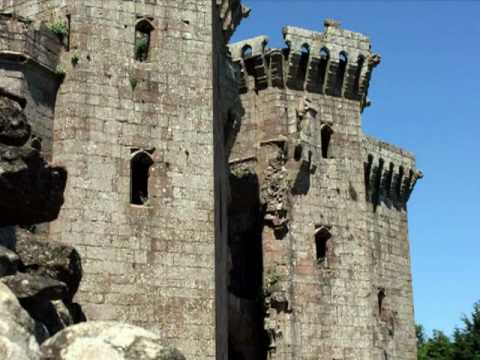 Raglan Castle Picture Slideshow