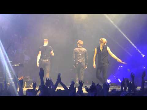 Muse Live End of Knights Of Cydonia + Goodbye @ Paris Bercy (01/03/2016)