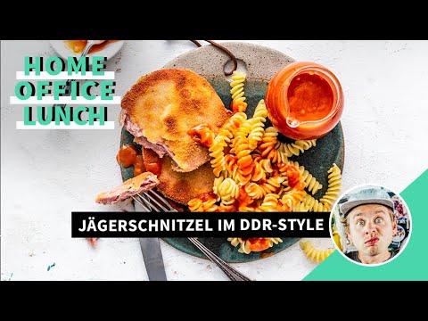 GDR cuisine: Hunter's schnitzel with hunting sausage and fusilli I FOODBOOM