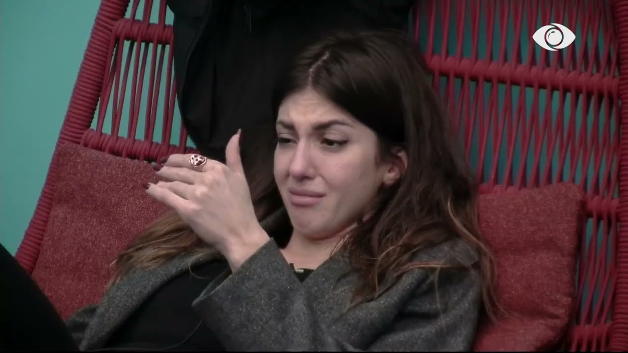 “Nuk e ka treguar ndonjëherë që më do”/ Vijon biseda mes Loredanës dhe Valbonës