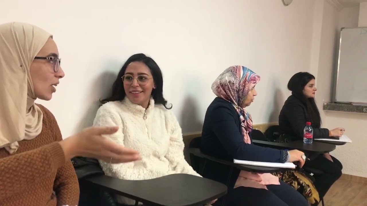 My micro teaching session of Past simple ( Warm up / presentation stage) PPP model .