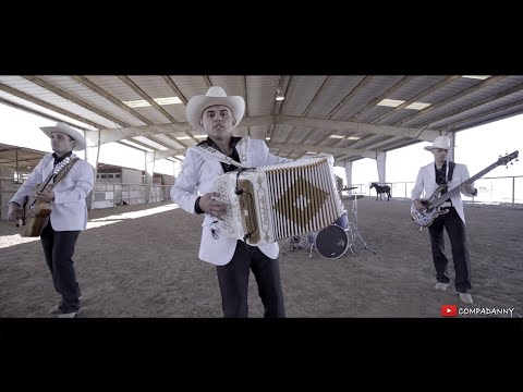 Comando Único - El Subteniente De Linares (En Vivo)