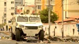 preview picture of video 'The Guardia Nacional Bolivariana mokes and insults people in Mérida, Venezuela.'