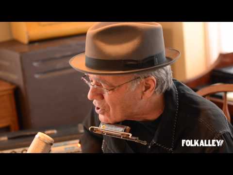 Folk Alley Sessions: Ray Bonneville performs "When I Get To New York"