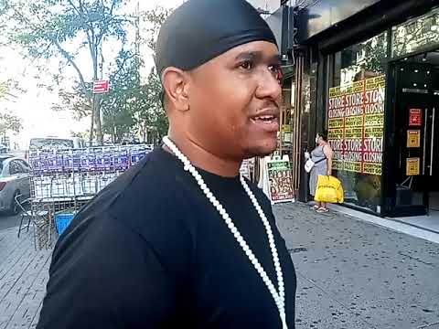 Let me show you how to hustle in the streets of Harlem #Harlem #StreetHustle