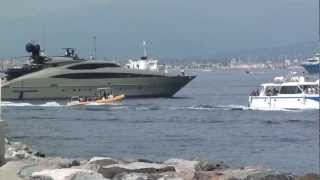 preview picture of video 'Sortie du port de Saint-Tropez'