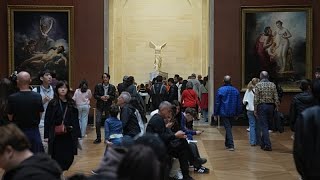 Russische Pässe und Fedora-Mann: Die irrsten Gerüchte rund um den Louvre-Raub