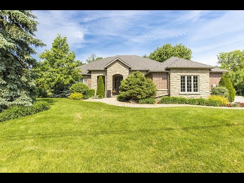 Home for sale at 2551 2 Side Road, Burlington, ON L7P 0N3