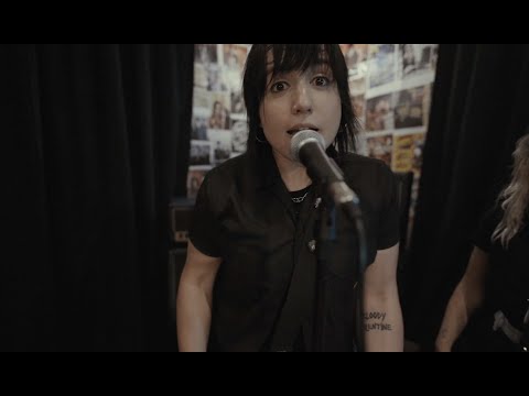 LIZI feat. Gilby Clarke & Frankie and The Studs - Dying Inside (Official Video)