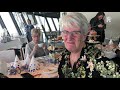 Euromast viert 59e verjaardag met bejaarden