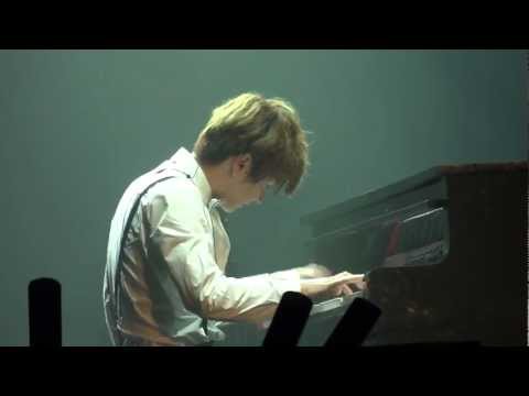 120406 SS4 IN PARIS - Leeteuk Solo (SHE)