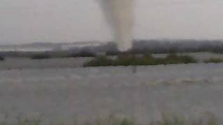preview picture of video 'Tornado en Cartaya 16_04_10 El mas cercano que se a grabado.mpg'