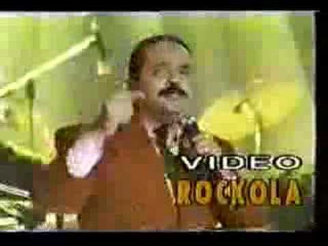 Willie Colón Performing 'Idilio': A Classic Salsa Moment