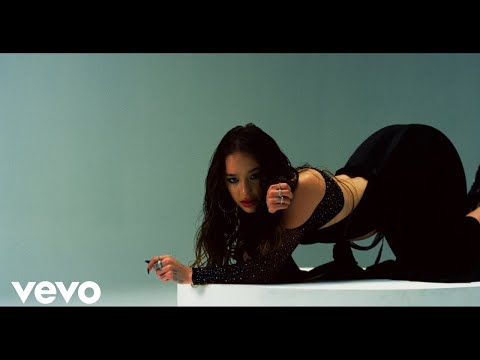 Ángela Torres - Castigo (Official Video)