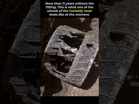 Curiosity rover looks like at the moment #mars