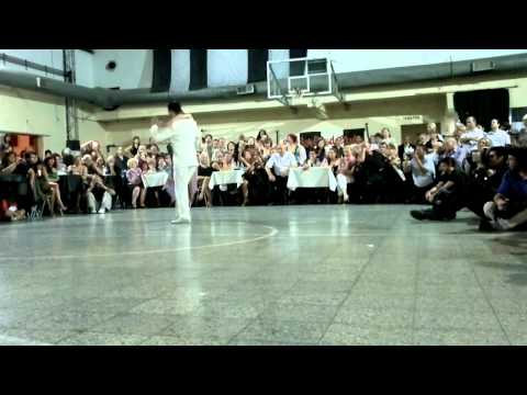  Andrea Misse  and  Javier Rodriguez  are  dancing  to  the  tango  "  Sos  "