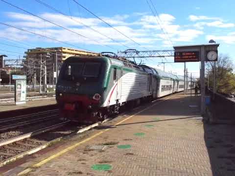 27.10.2020. TRENO REGIONALE 3986 CON CASARALTA TRENORD IN ARRIVO A MILANO LAMBRATE (MI).