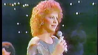 Reba - (6) Lookin For a New Love Story