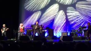 Cyndi Lauper and Jordan Pundik duet