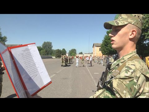 У вайсковай часці 5525 у Гомелі 82 навабранцы ўрачыста прынялі прысягу видео