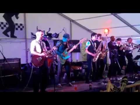 Interskalactic performing Shame & Scandal at Booleigh 2014