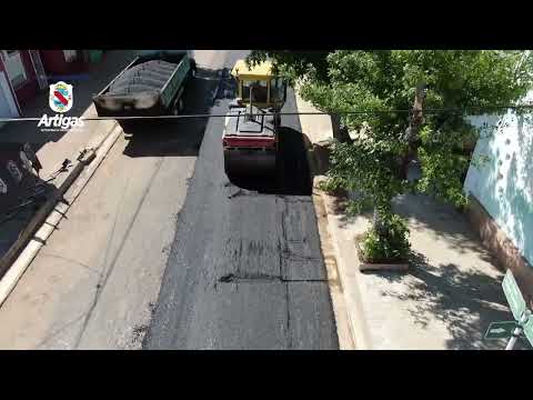 SE COLOCA CARPETA ASFÁLTICA EN CALLES DIEGO LAMAS Y 18 DE JULIO.