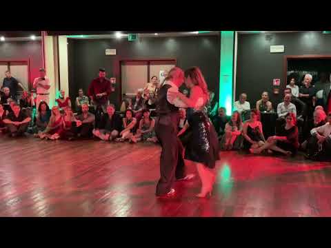 Maricel Giacomini and Horacio Godoy - Milonga Del Ochenta Y Tres