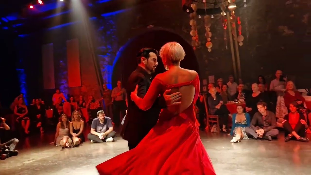 Juan Marchetti e Tamara Bsiceglia, no Milongueros All Aboard em 25/11/22. 3/3