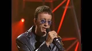 Bee Gees — I Started A Joke (Live at &quot;An Audience With..&quot; / ITV Studios London 1998)