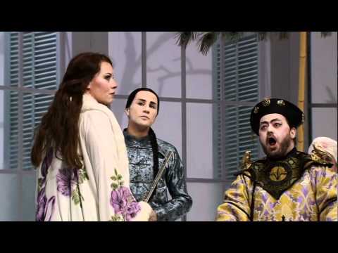 Ich komm' glei . . . Mein lieber Hippolyte