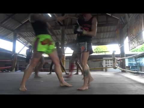 20 Minute Clinch Technique with Commentary - Sylvie and Kate