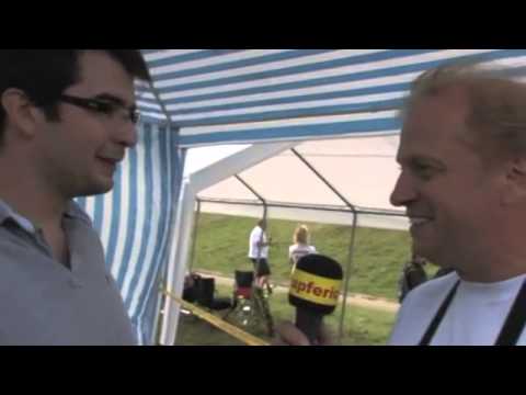 Seifenkistenrennen, rasende Kisten am Berg