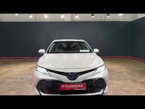 Toyota Camry HYBRID AUTOMATIC 2.5L - REVERSE CAMER - Image 2