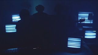 Elliot Moss performs “Slip” in bed | MyMusicRx #Bedstock 2014