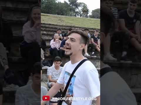 El niño la yuinta improvisando 😨