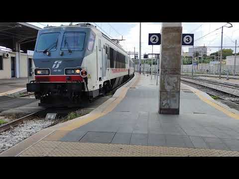 IC 701 ROMA TERMINI-TARANTO IN ARRIVO AL BINARIO DUE