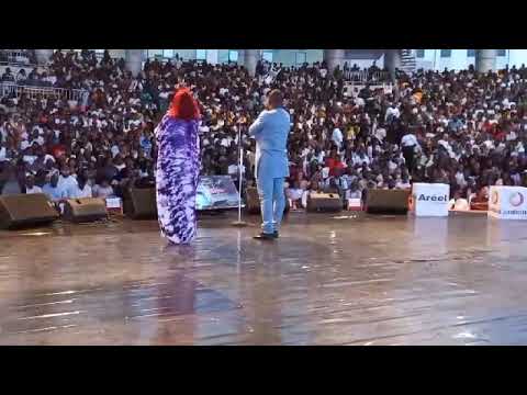 MONNA VOICE - Prestation au palais de la culture de treichville