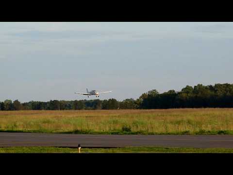 Piper Warrior N8223T Go Around at  KHWY