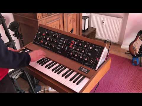 Evelyn "Champagne" King - Love Come Down (Minimoog Bass playalong)