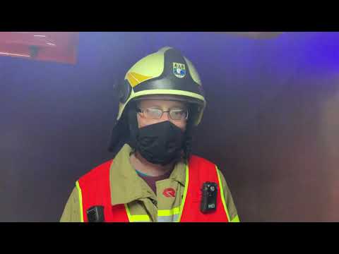 Einsatzleiter der Feuerwehr im Interview nach Tiefgaragenbrand