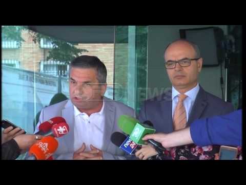 Ora News - Zgjedhjet 2017 - Përçahet e majta, 23 parti tërhiqen nga gara, refuzon Gjinushi