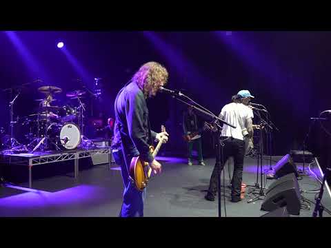 JORDAN SEFTO  SYDNEY JAM WITH THE DARKNESS JUSTIN HAWKINS DAN HAWKINS FRANKIE PAULLAIN RUFUS TAYLOR