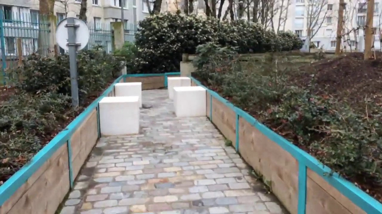 Watch video Rue de l'Ourcq Paris 19e : Balade dans la résidence Ourcq/Léon-Giraud Rue de l'Ourcq Paris 19e : Balade dans la résidence Ourcq/Léon-Giraud