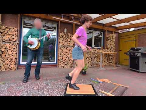 Buckdance with banjo - Miss Moonshine's German Moonshiner Duo, Germany Oct '22