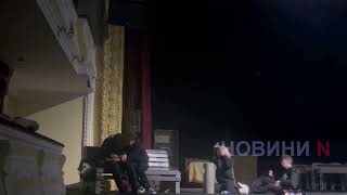 Шокуюча правда про наркотики та трагічний кінець: на сцені миколаївського театру показали «Вписку»