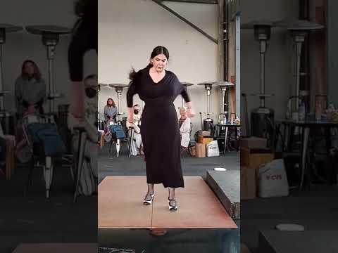 Carola Zertuche - Flamenco with a fan