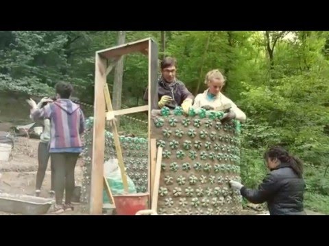 Workshop Politecnico di Torino. Compost toilet con materiali di scarto